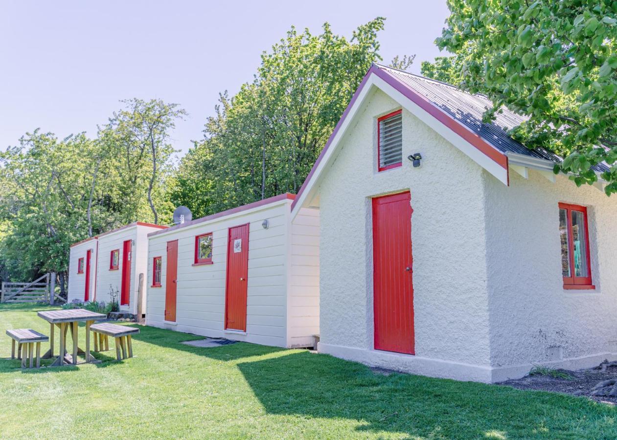 Mount Cook Station Huts Hotel Lake Tekapo Exterior foto